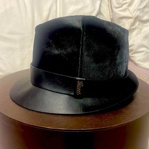 GUCCI “Cappello Donna” Calfskin Leather and Pony Hair Fedora